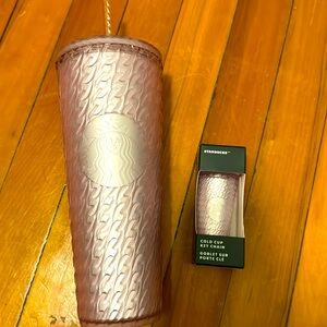 NWT Starbucks Frosted Purple Chainlink 24 oz Cold Cup and Matching Keychain